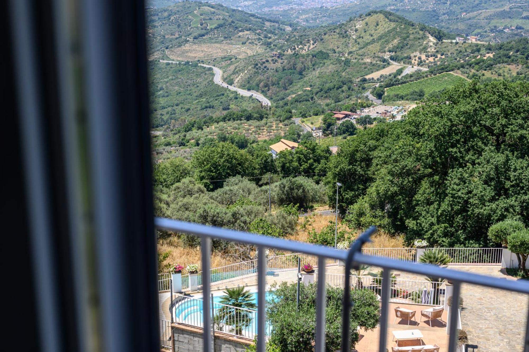Отель Palazzo Gargano Prignano Cilento Экстерьер фото